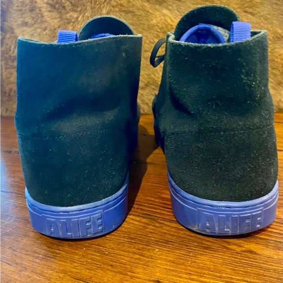 Alife black suede, blue soled shoes - Picture 4 of 8